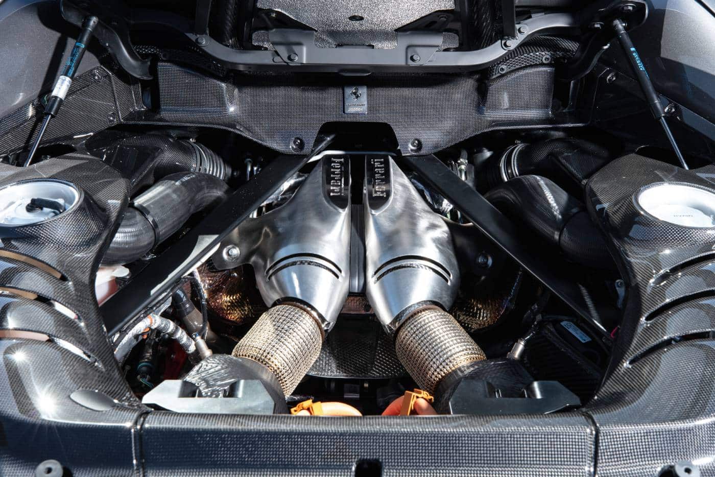 Η Ferrari εξελίσσει εξακύλινδρο κινητήρα υδρογόνου