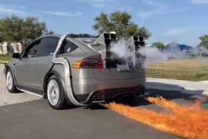 Επιστροφή στο μέλλον με «DeLorean» Model X (+video)