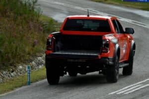Ford Ranger Raptor πάει «τάπα» σε ανάβαση (+video)