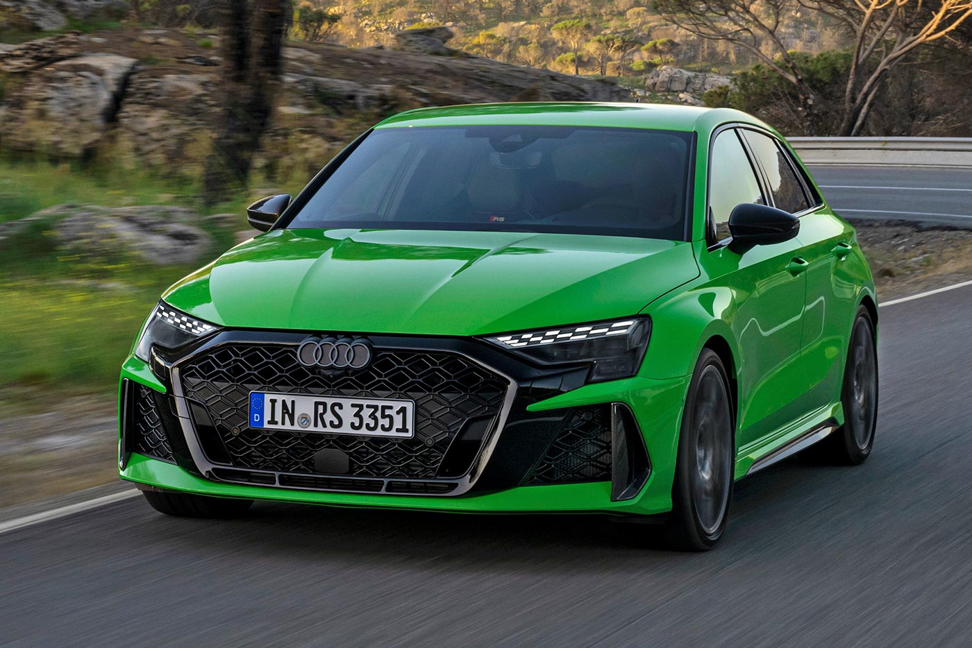 Νέο Audi RS 3 με τελική 290 χλμ./ώρα (+video)