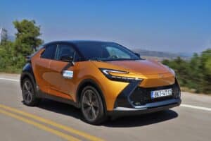 Δοκιμή Toyota C-HR 2.0 Hybrid 200 AWD-i