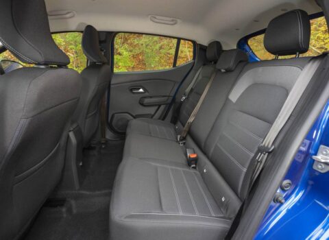 «Πολύ» αυτοκίνητο με μόνο 99 ευρώ το μήνα