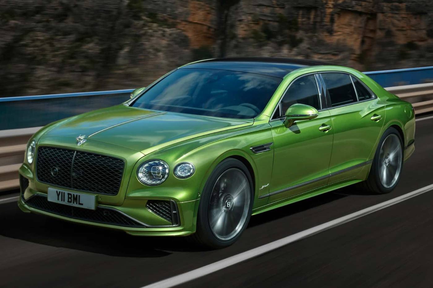 Νέα Bentley Flying Spur με αυτοκρατορικό γκάζι