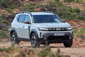 Δίνει ρέστα και σε τιμή το νέο Dacia Duster 4×4