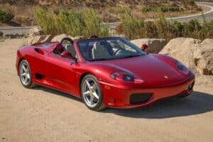 Χειροκίνητη Ferrari 360 Spider για ρομάντζο