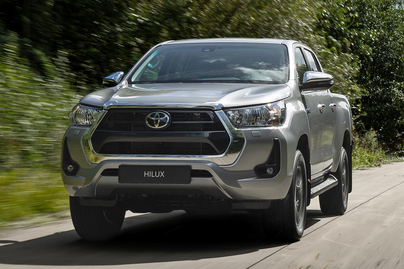 Νέο Toyota Hilux Hybrid και με νέα τετρακίνηση