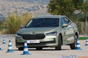 Πληθωρικό το νέο Skoda Superb στον τάρανδο (+video)