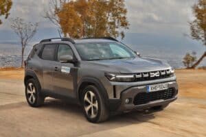 Δοκιμή Dacia Duster Hybrid 1.6 140 PS