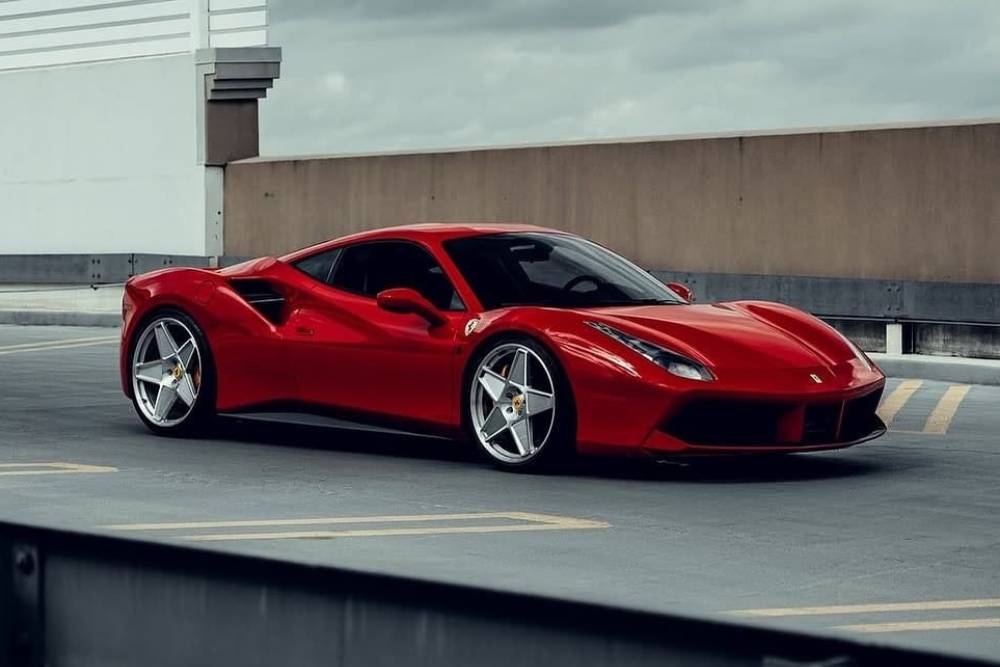 Ferrari 488 GTB θέλει να γίνει F40 με νέες ζάντες