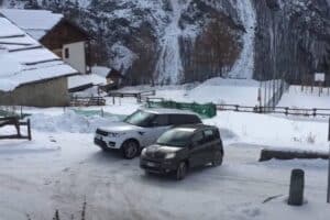 Fiat Panda 4×4 ντροπιάζει Range Rover (+video)