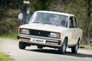 Πρωτιά σε πωλήσεις ακόμα και σήμερα το Lada 2105