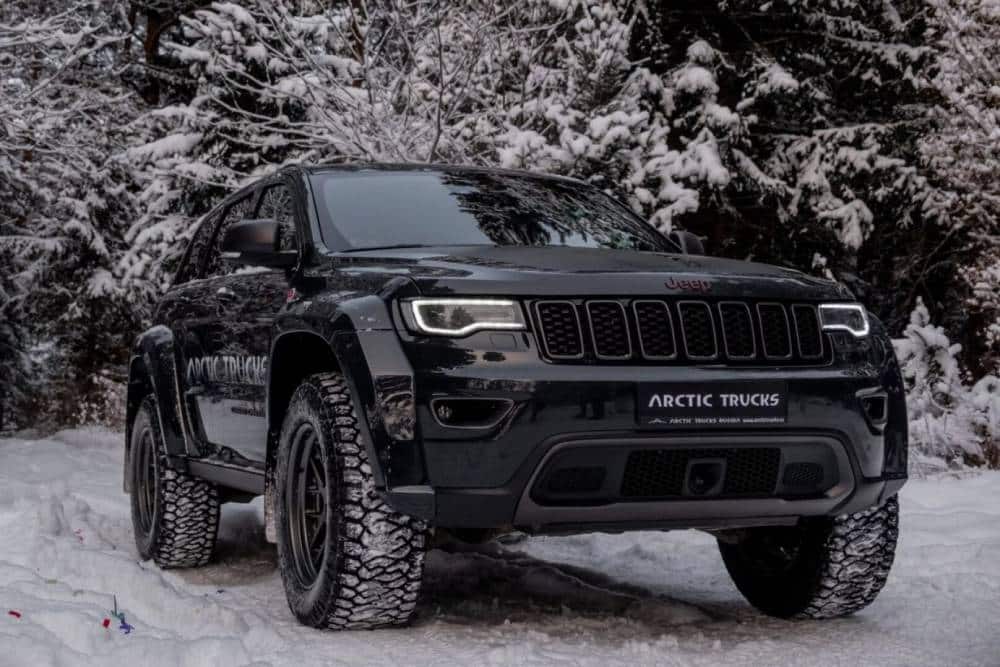 «Τανκ» Jeep Grand Cherokee δεν κολλάει πουθενά