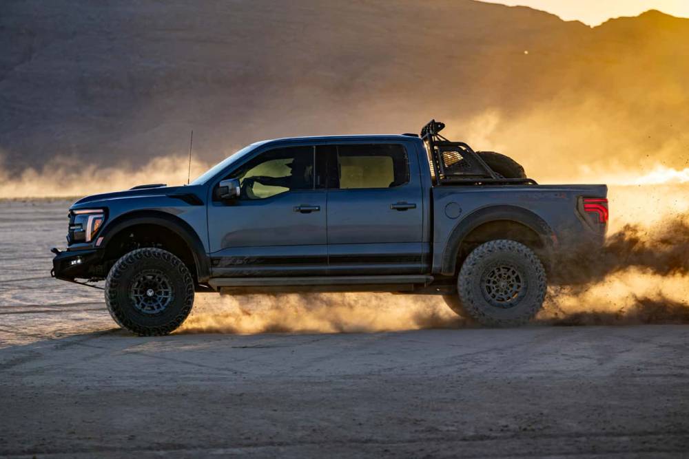 Ισοπέδωση με Shelby Raptor R 900+ ίππων