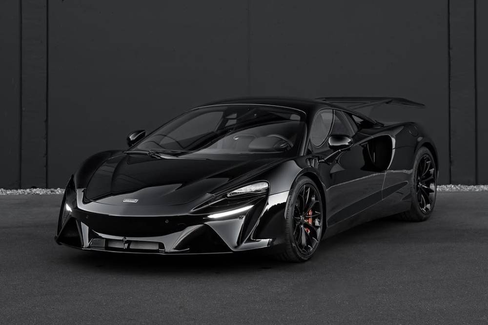 https://cdn.autogreeknews.gr/wp-content/uploads/2025/01/tuned-mclaren-artura-proves-certain-supercars-look-1.jpg
