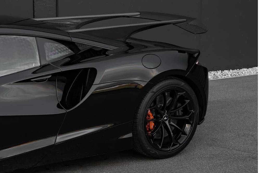 https://cdn.autogreeknews.gr/wp-content/uploads/2025/01/tuned-mclaren-artura-proves-certain-supercars-look-6.jpg