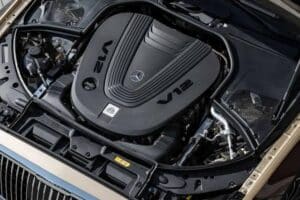 Η Mercedes κρατάει τους V8 και V12 κινητήρες