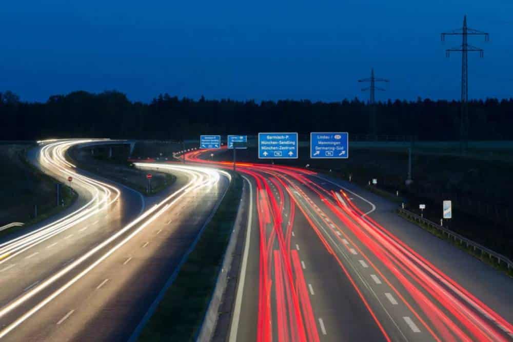 Πόσο γρήγορα πάνε οι οδηγοί στις autobahn;