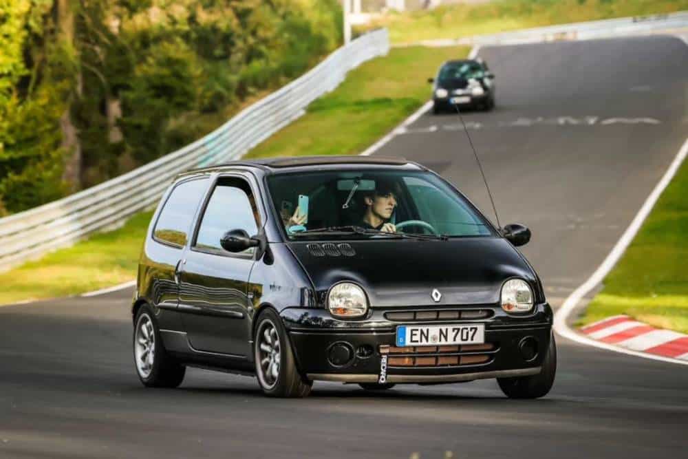 Με Renault Twingo στις 24 Ώρες του Nurburgring!