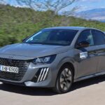 Peugeot-208-Hybrid-kinisi