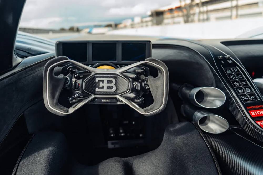https://cdn.autogreeknews.gr/wp-content/uploads/2025/03/bugatti-bolide-track-testing-09.jpg