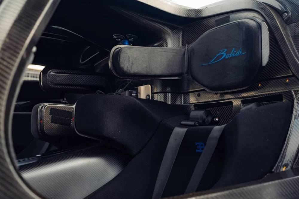 https://cdn.autogreeknews.gr/wp-content/uploads/2025/03/bugatti-bolide-track-testing-10.jpg