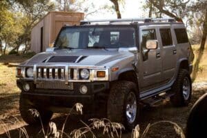 Hummer H2 πουλήθηκε «μπιρ παρά» για 7.400 ευρώ