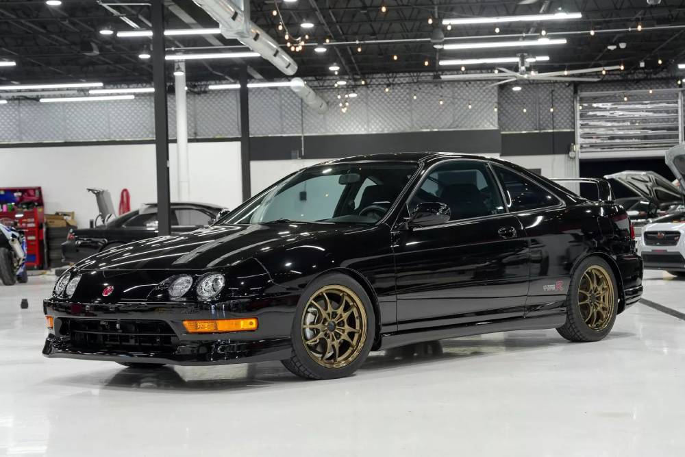https://cdn.autogreeknews.gr/wp-content/uploads/2025/04/Honda-Integra-Type-R-DC2-Auction-10.jpg