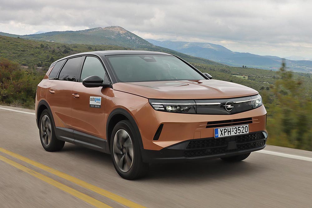 https://cdn.autogreeknews.gr/wp-content/uploads/2025/04/Opel-Grandland-1.2-Hybrid-145-4.jpg