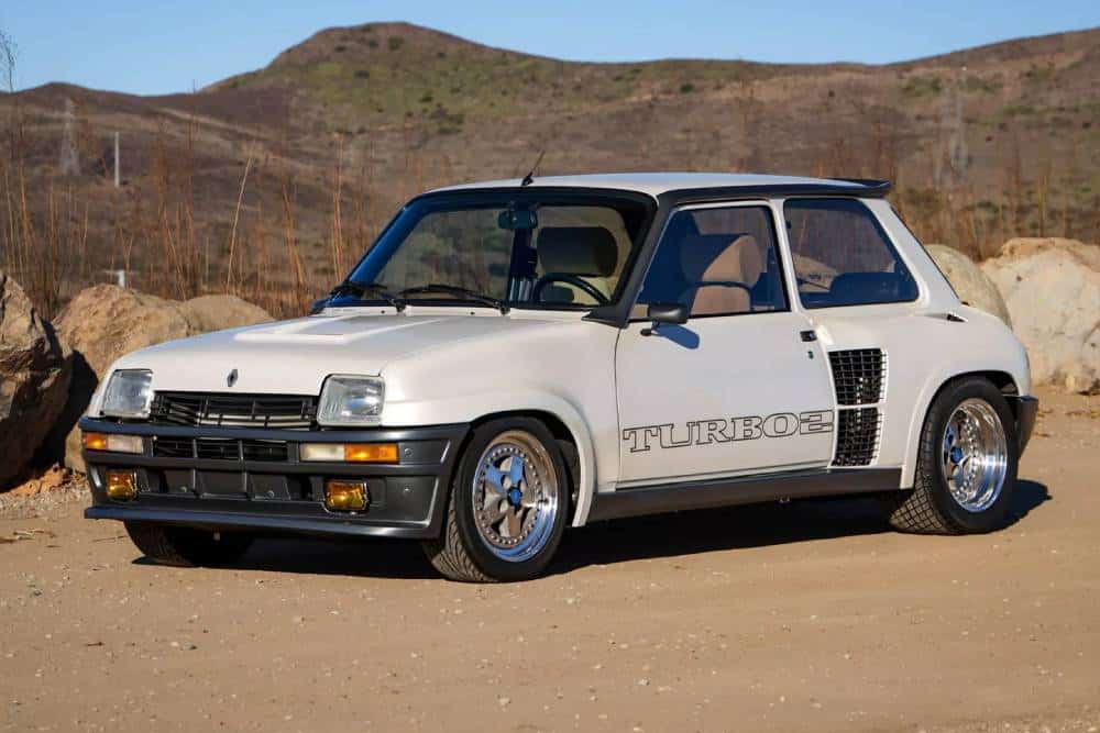 https://cdn.autogreeknews.gr/wp-content/uploads/2025/05/1985_renault_r5-turbo-2_D86A9746-97630-scaled-wE7c.jpg