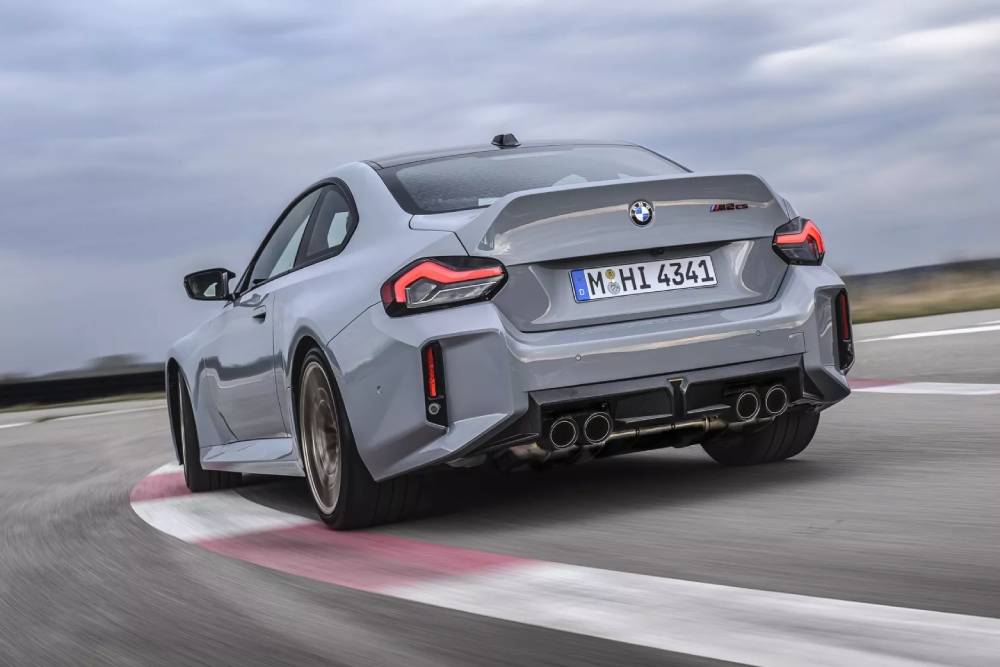 https://cdn.autogreeknews.gr/wp-content/uploads/2025/05/2026-BMW-M2-CS-012-1.jpg