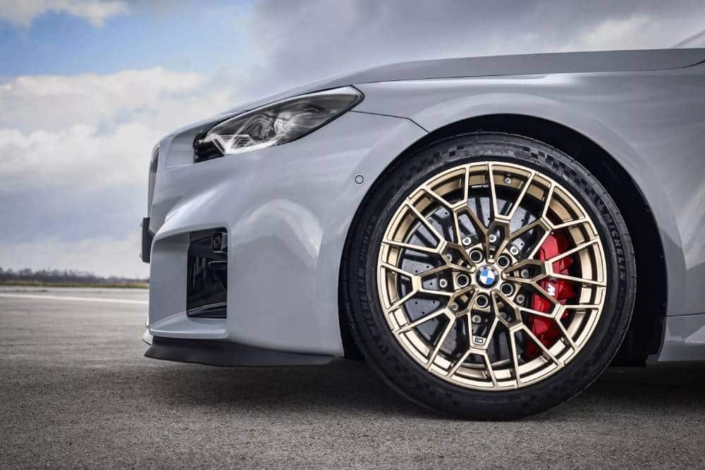 https://cdn.autogreeknews.gr/wp-content/uploads/2025/05/2026-BMW-M2-CS-030-1.jpg