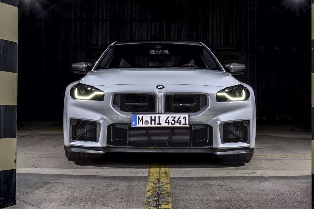 https://cdn.autogreeknews.gr/wp-content/uploads/2025/05/2026-BMW-M2-CS-044-1.jpg