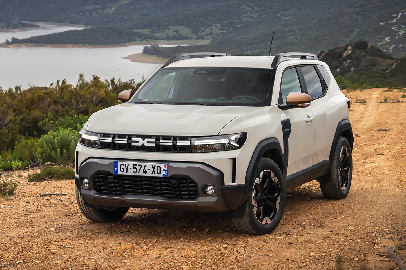 Σε πιο χαμηλές τιμές από ποτέ το νέο Dacia Duster