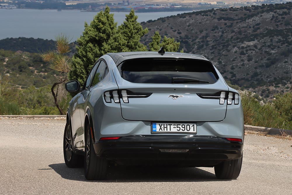 https://cdn.autogreeknews.gr/wp-content/uploads/2025/05/Ford-Mustang-Mach-E-X-7.jpg