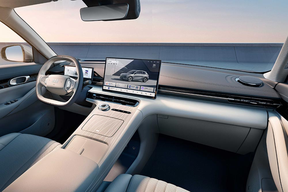 https://cdn.autogreeknews.gr/wp-content/uploads/2025/05/Geely_EX5_interior.jpg