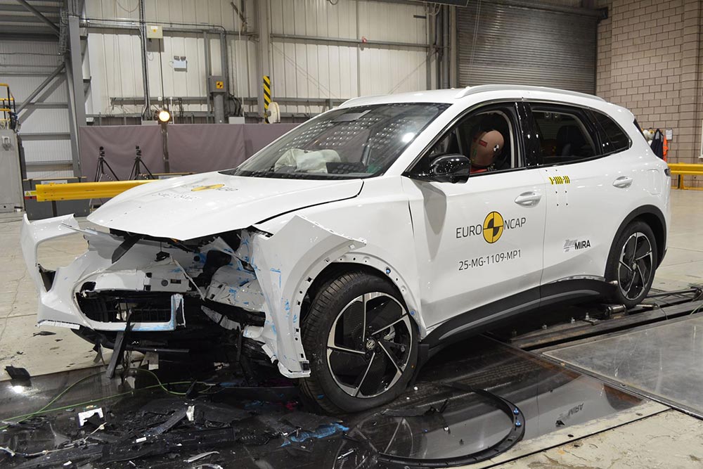 https://cdn.autogreeknews.gr/wp-content/uploads/2025/05/MGS5-EV-crash-test-euro-ncap-1.jpg