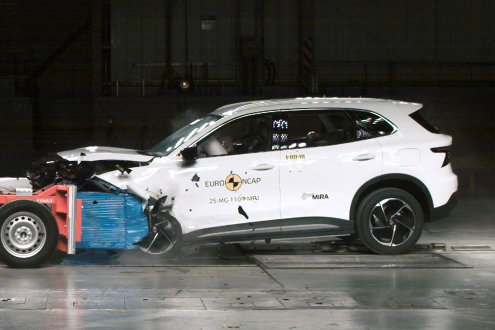 https://cdn.autogreeknews.gr/wp-content/uploads/2025/05/MGS5-EV-crash-test-euro-ncap-3.jpg