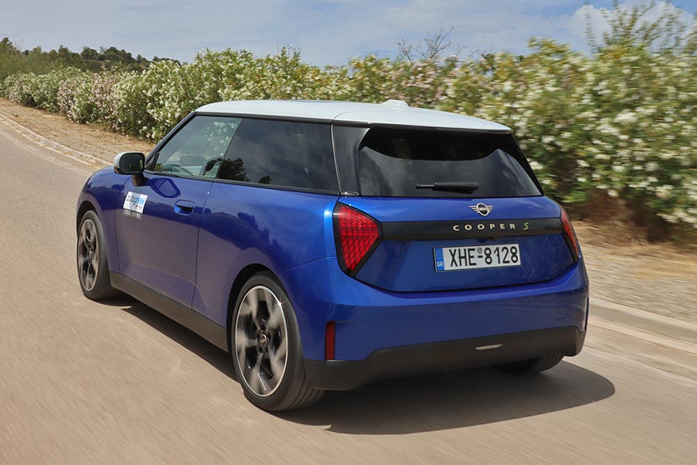 https://cdn.autogreeknews.gr/wp-content/uploads/2025/05/MINI-Cooper-SE-2025-32.jpg