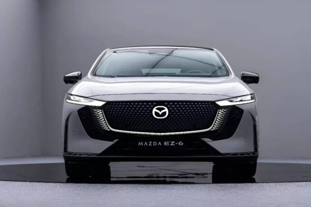 https://cdn.autogreeknews.gr/wp-content/uploads/2025/05/Mazda-EZ-6-Sports-Edition-00013-2048x1293-1.jpg