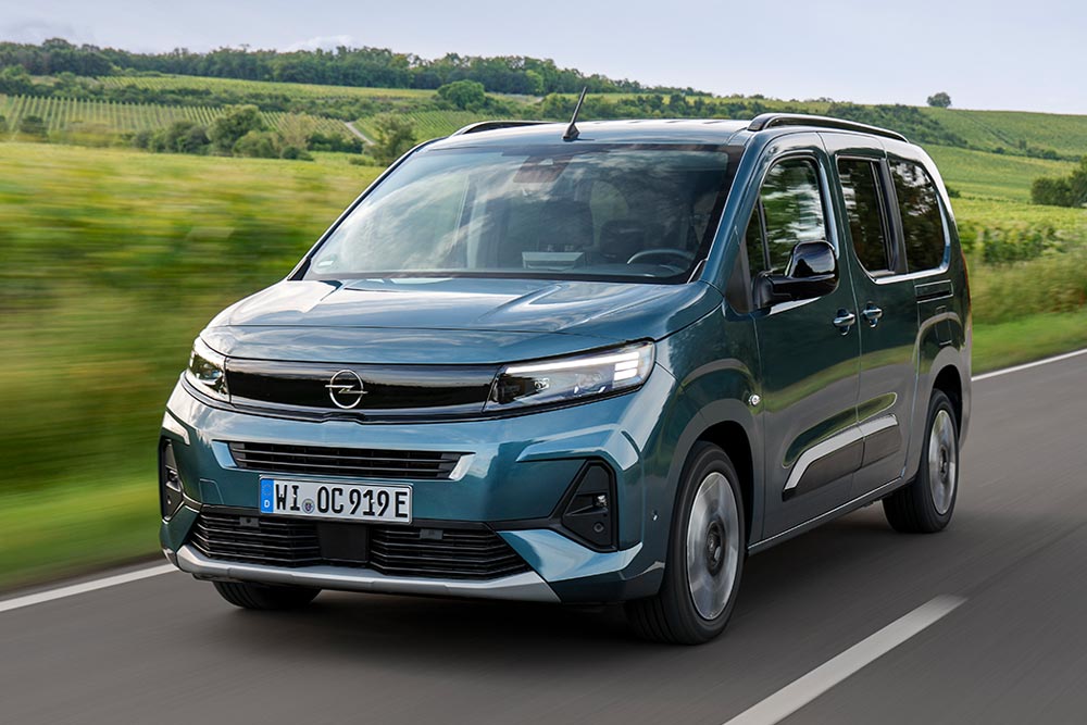 https://cdn.autogreeknews.gr/wp-content/uploads/2025/05/Opel-Combo-Electric.jpg