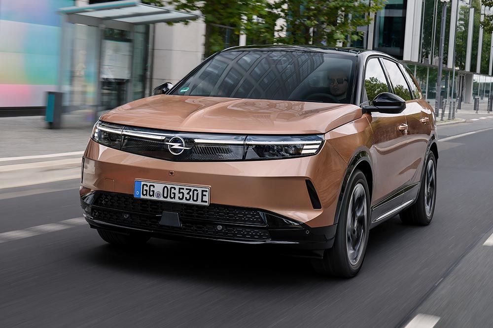 https://cdn.autogreeknews.gr/wp-content/uploads/2025/05/Opel-Grandland-electric.jpg