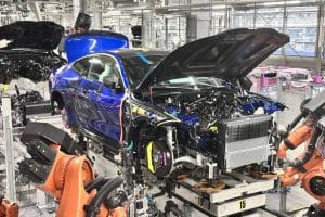 P90600495_lowRes_bmw-m4-cs-edition-vr (1)