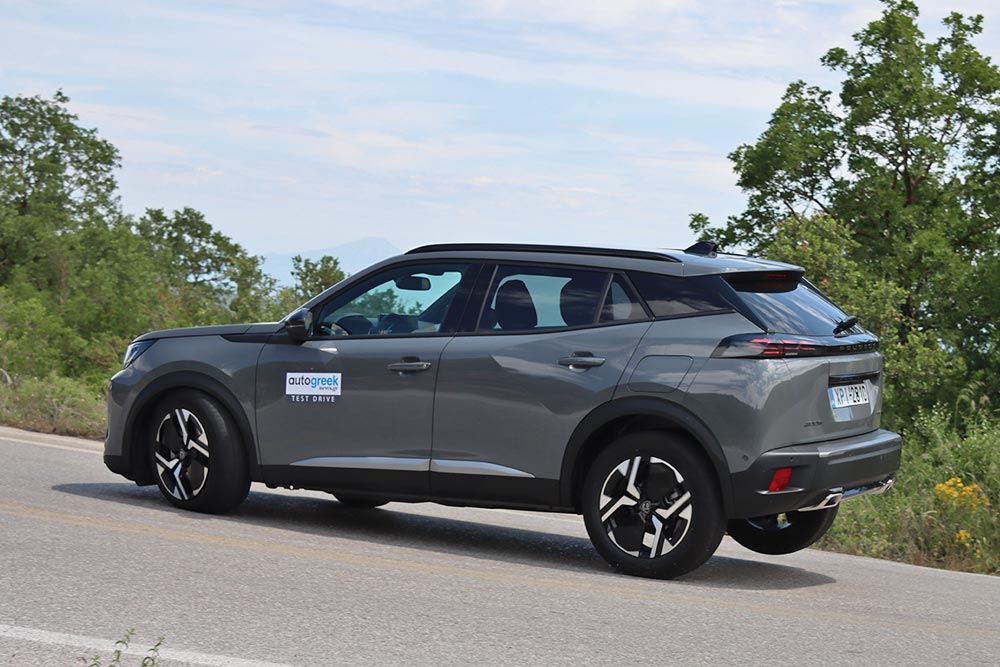 https://cdn.autogreeknews.gr/wp-content/uploads/2025/05/Peugeot-2008-1.2-Hybrid-36.jpg