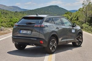 Peugeot 2008 1.2 Hybrid (40)