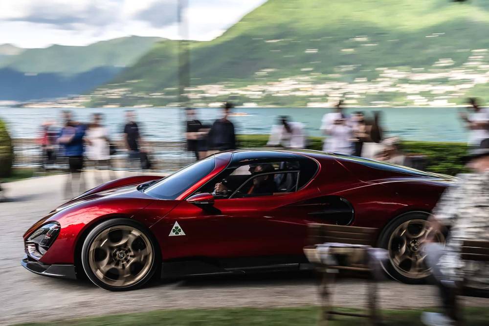 https://cdn.autogreeknews.gr/wp-content/uploads/2025/05/alfa-romeo-33-stradale-triumphiert-beim-concorso-d-4.jpg
