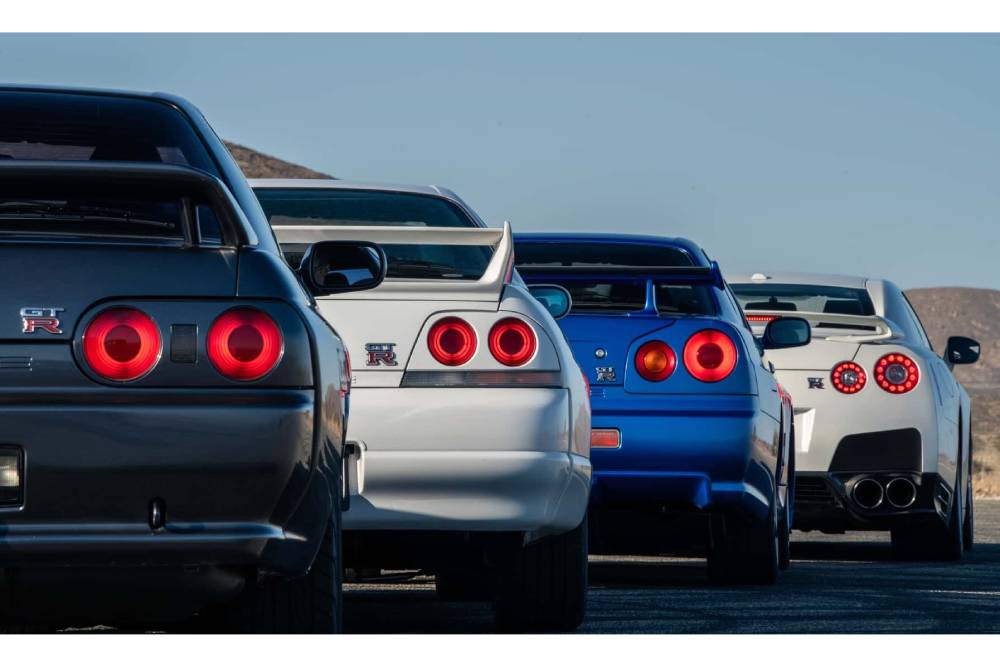 https://cdn.autogreeknews.gr/wp-content/uploads/2025/05/all-gt-r-lineup.jpg
