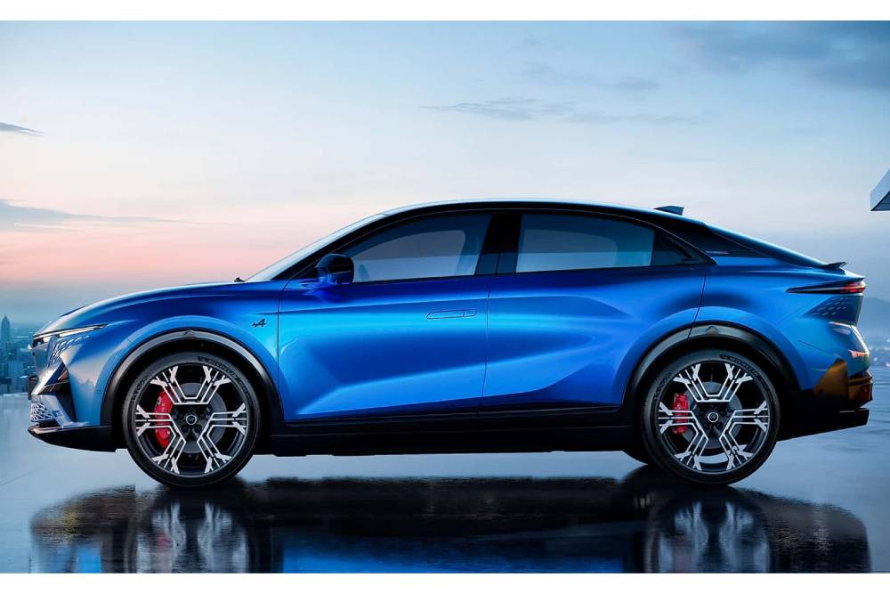 https://cdn.autogreeknews.gr/wp-content/uploads/2025/05/alpine-a390-2025-1.jpg