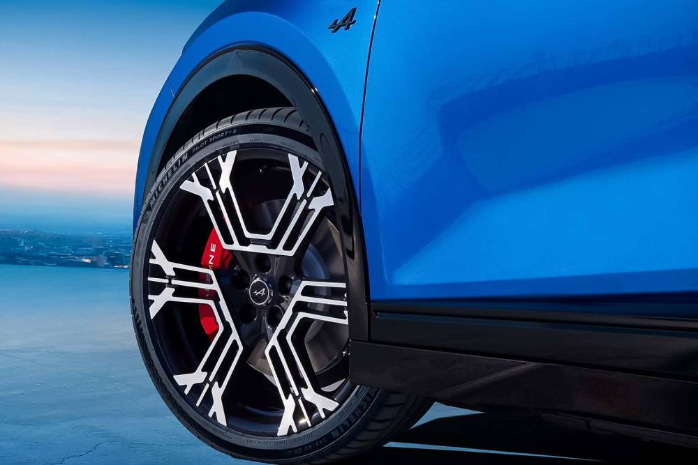 https://cdn.autogreeknews.gr/wp-content/uploads/2025/05/alpine-a390-2025-6.jpg