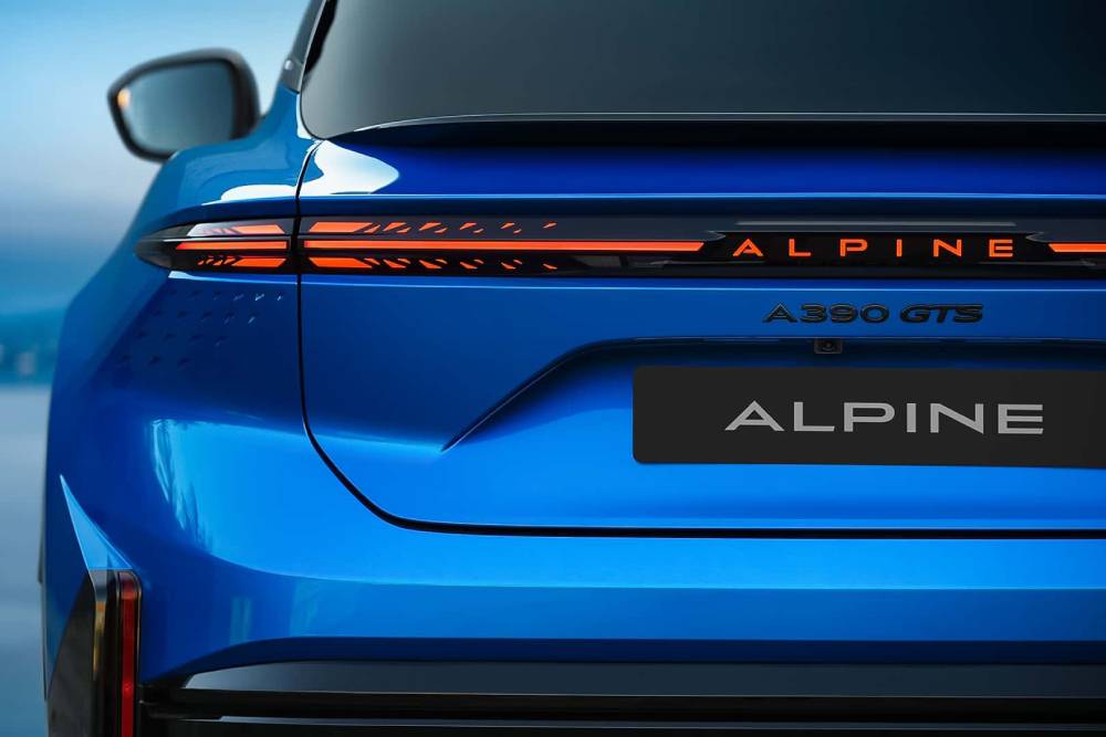 https://cdn.autogreeknews.gr/wp-content/uploads/2025/05/alpine-a390-2025-8.jpg