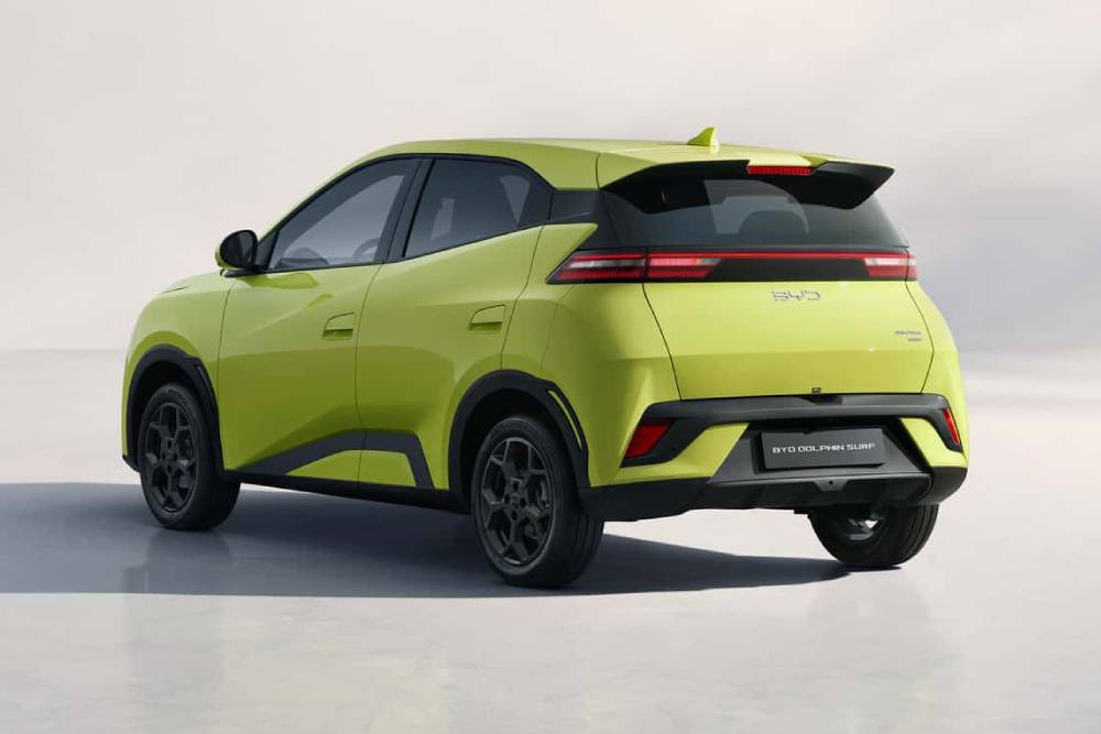 https://cdn.autogreeknews.gr/wp-content/uploads/2025/05/byd-dolphin-surf-1-1.jpg